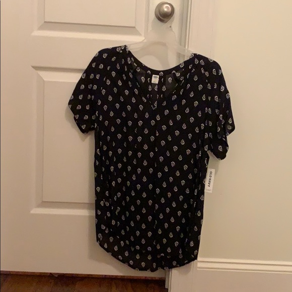 Old Navy Black and White Blouse (never worn) - Picture 1 of 2